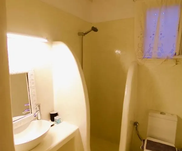 Blue Bay Heliolithos בית הארחה פארוס