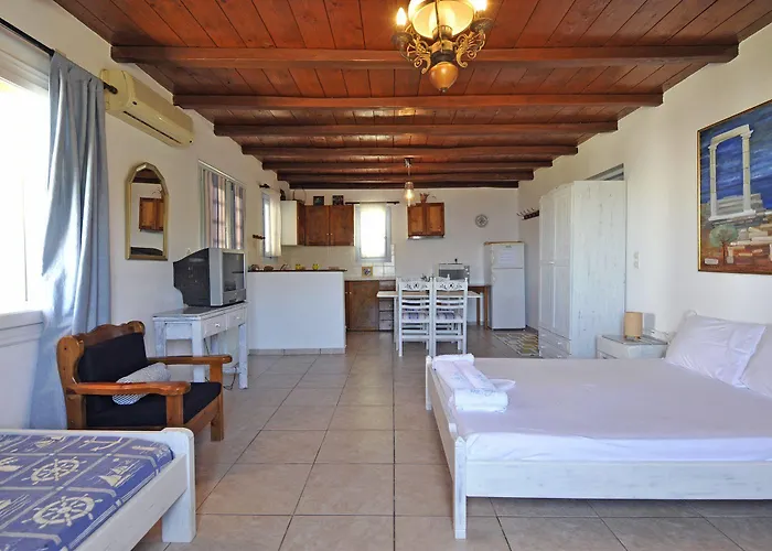 Blue Bay Heliolithos בית הארחה